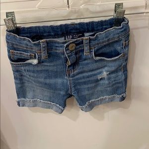 18-24 Girl Gap Jean shorts